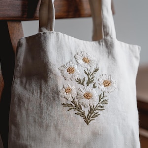Daisies Embroidery Tote Bag, Hand Embroidery Line Bag, Hand Embroidered Daisy Linen Bag, Embroidery Market Bag, Handmade Tote Bag, Women Bag